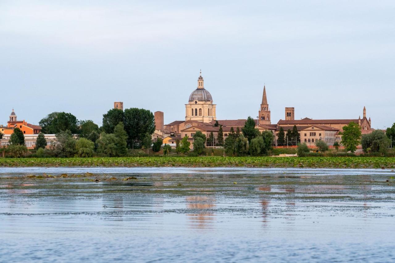 Il Gesuita Mântua Exterior foto